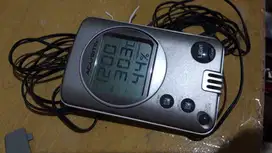 Jam digital (suhu dan kelembaban)