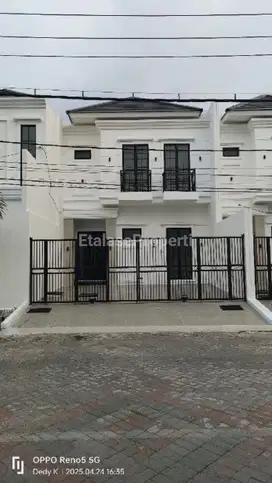 Dijual rumah baru american style sutorejo