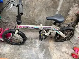 Sepeda lipat anak