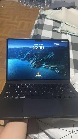 Macbook M2 16/245gb MASIH GARANSI