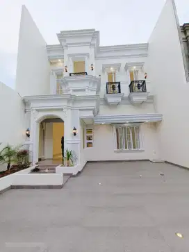 Rumah Baru Classic modern + Pool Lt.260 Lb.350 Rp.5,5 M, Joglo, Jakbar