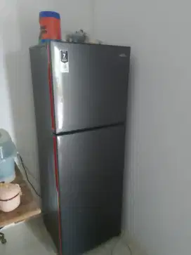Kulkas Dingin Aqua 2 Pintu