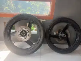 Velk ban ninja R