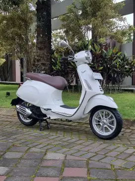 Vespa Primavera 150 ABS IGet 2019 Putih N Malang Mulus Koko Motor
