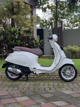 Vespa Primavera 150 ABS IGet 2019 Putih N Malang Mulus Koko Motor
