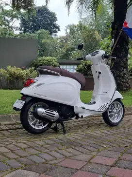 Vespa Primavera 150 ABS IGet 2019 Putih N Malang Mulus Koko Motor