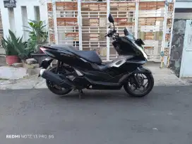 Honda pcx 160 abs hstc 2022 dki low km istimewa