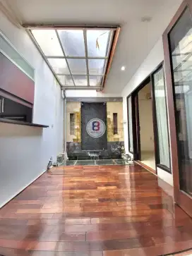 RUMAH DIJUAL  DI EMERALD RESIDENCE BINTARO SEKTOR 9 TANGERANG SELATAN*