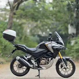 HONDA CB 150X HITAM SILVER 2023 KM 12K PAJAK HIDUP SUPERB
