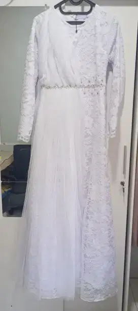 Dress gaun pesta pernikahan / akad