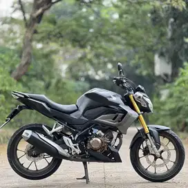 HONDA CB 150R HITAM 2022 KM RENDAH PAJAK PANJANG LIKE NEW