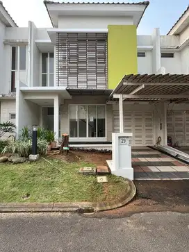 Rumah siap huni, tapi terawat. Ada kamar ART