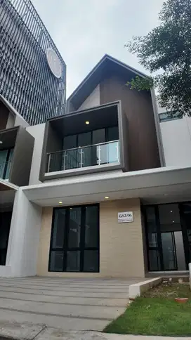 Disewakan Rumah Mewah 2 Lantai, Golden Avenue - CPI Makassar