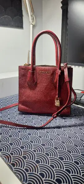 Tas preloved Michael Kors Mercher Small Satchel Bag Original Red