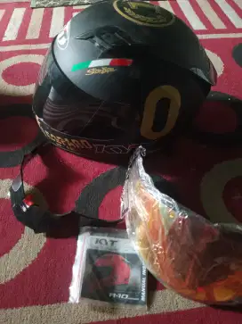 Helm KYT size M