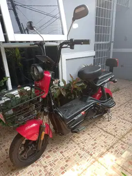 Sepeda Listrik Viar Akasha 1 2023 Super Mulus Seperti Baru