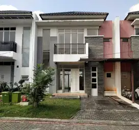 WTS Dijual Rumah Siap Huni Lokasi Strategis di Residence One Sapphire