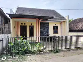 Rumah Cantik Siap Huni di Selatan Candi Prambanan Sleman RSH 004