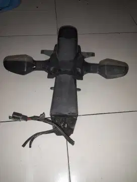 Bismilah ane mau jual dudukan sen stop plat no kawasaki ninja 250 mono
