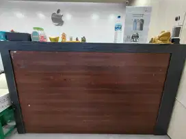 Meja counter toko