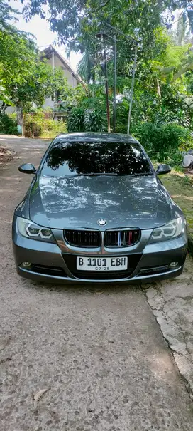 BMW 320i 2005 Bensin