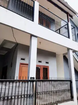 DI KONTRAKAN RUMAH 2 LANTAI, LOKASI BOGOR KOTA