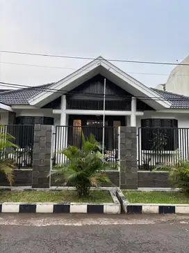 Disewakan  Rumah Vintage dan Nyaman Perumahan Jaka Permai Kali Malang