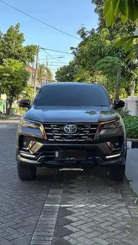 Toyota Fortuner 2.8 GR Sport Diesel Matic 2022 istimewa