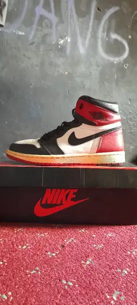 Jordan 1 high black toe