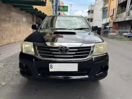 Toyota Hilux 2.5 E 4x4 Double Cabin Diesel Manual 2014 Hitam Plat B