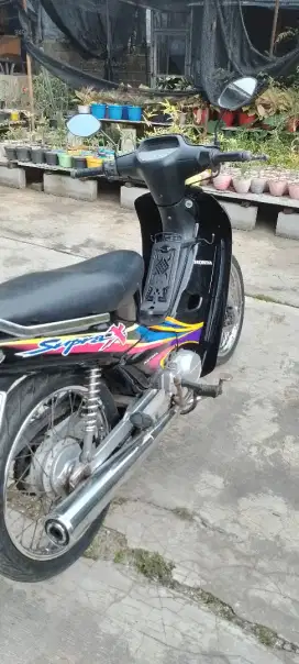 Supra X 100 tahun 2005