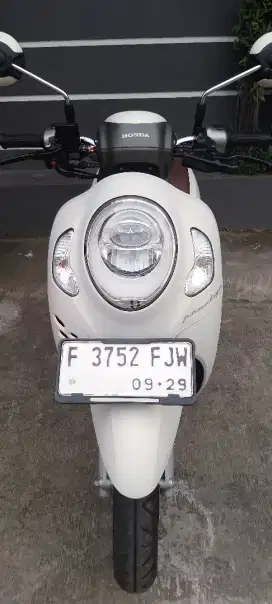 Scoopy Prestige 2024 Km Rendah