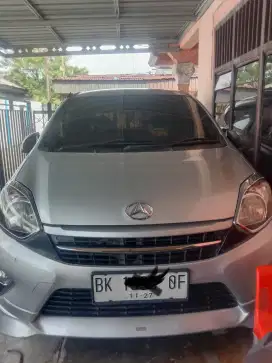 Jual cepat mobil Daihatsu Ayla Silver Manual akhir 2013