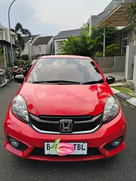 Dijual cepat Honda Brio E Satya Tahun 2016 warna merah