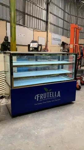 Showcase Cake Display Chiller Second – Dingin maksimal