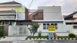 Rumah Dekat RSUD dr. Soetomo Surabaya di Kawasan Dharmahusada Indah