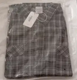 Kemeja Keren Baru & Branded merk Wakaigo, ukuran M , hrg resmi 450ribu