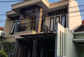 DISEWAKAN RUMAH FULL FURNISHED 2 LANTAI