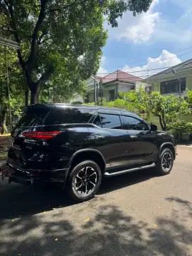 Toyota Fortuner GR 2.8 GR A/T 2022