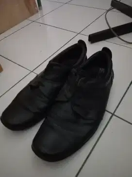 Sepatu kulit asli size 45
