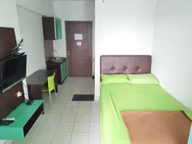Sewa apartemen dekat UNPAD bisa bayar bulanan lantai 17 hadap Barat