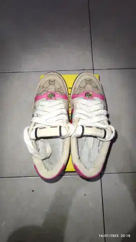 SEPATU GUCCI SIZE 38