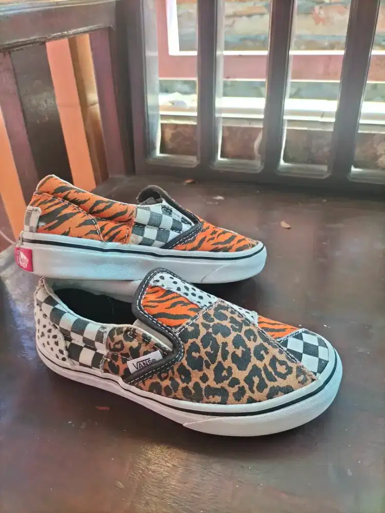 Vans slip on anak ukuran 18,5cm