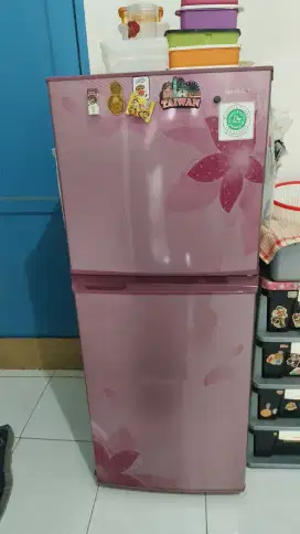 Dijual kulkas 2 pintu