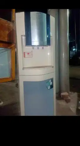 dijual despenser merek polytron