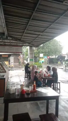 LOWONGAN KERJA BAKSO KIMJAN