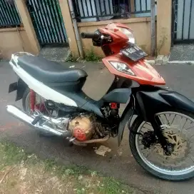Dijua moto murh merk Suzuki 125 Suzuki surt legkap jul ap adnya 3500ng