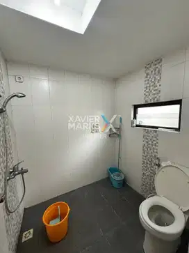 e059  Dijual atau Disewakan Rumah Fully Furnish di Permata Jingga, Mlg