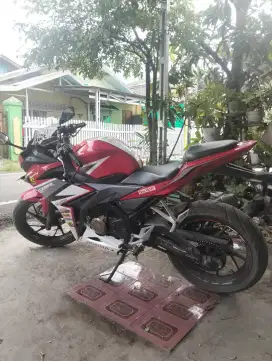 Djual Honda CBR 150 THN 2017 surat² lengkap
