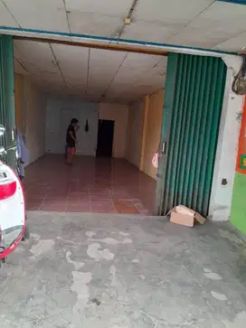 Kios disewakan dekat pasar Babakan Madang